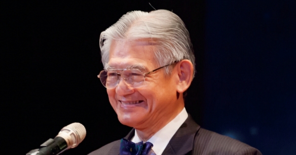 他在美国坐拥百万美元年薪还曾替总统开过刀，但因为这「一句话」让他选择回到台湾偏乡…太感动了！